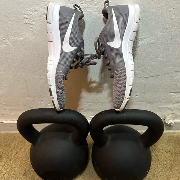 Nike Women's Flex Experience - Rn 7 Wolf Grey / White Cool - Picture 2 of 5